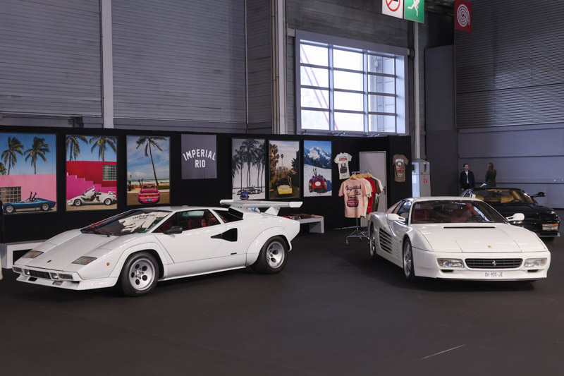 Weisse Superklassiker Lamborghini Countach und Ferrari Testarossa - Ultimate Supercar Garage anlässlich der Rétromobile Paris 2026 (© Bruno von Rotz)